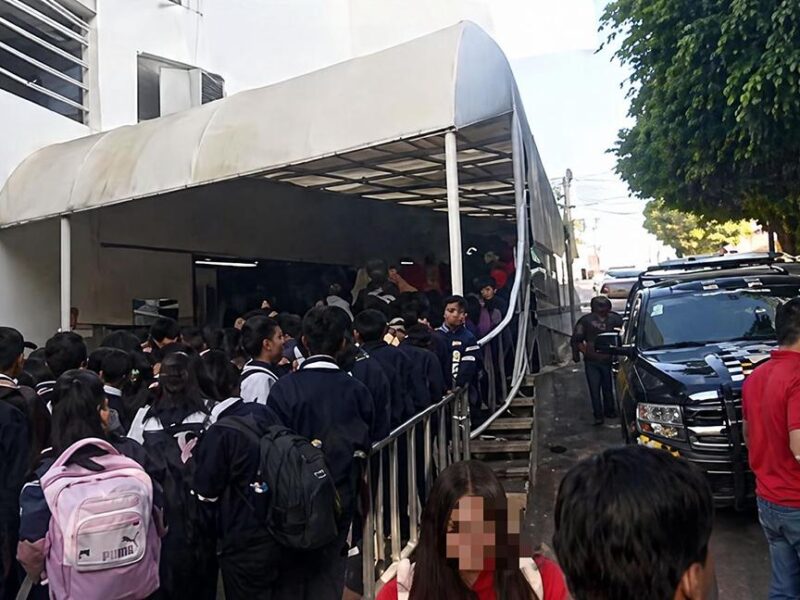 Despliega Policía Morelia operativo en Secundaria 65 por amenaza