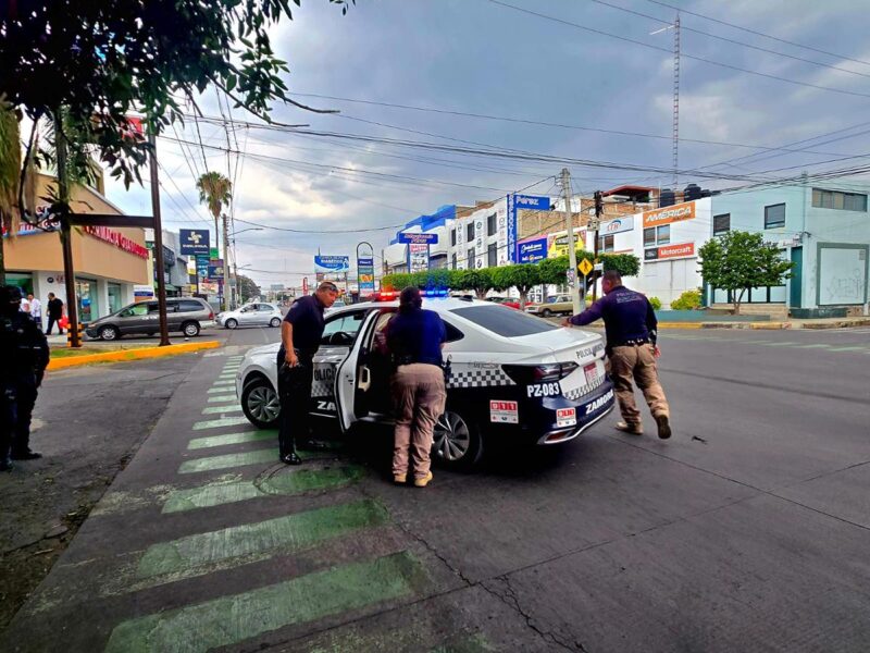 Detenidos dos adolescentes presuntamente por intentar despojar a una mujer de su motocicleta en Zamora