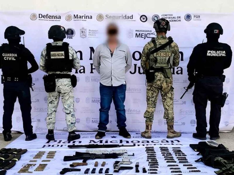 Detienen a familiar del abuelo Farías con arsenal en Tepalcatepec