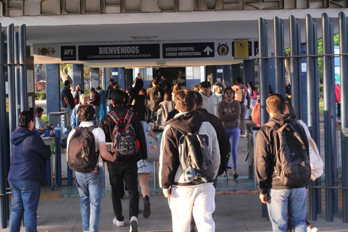 Docentes y estudiantes de la UMSNH regresan a clases