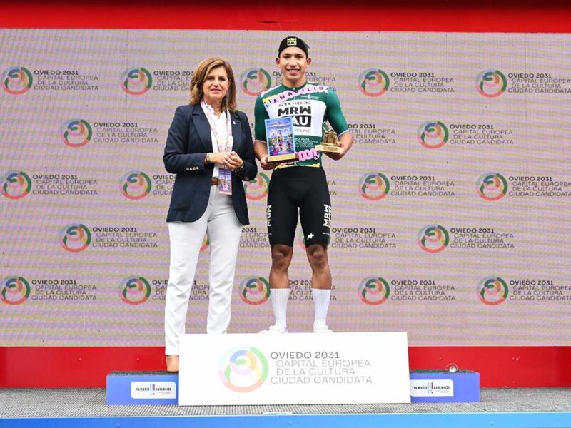 Edgar Cadena sigue los pasos de Isaac del Toro tras ganar la Vuelta a Asturias