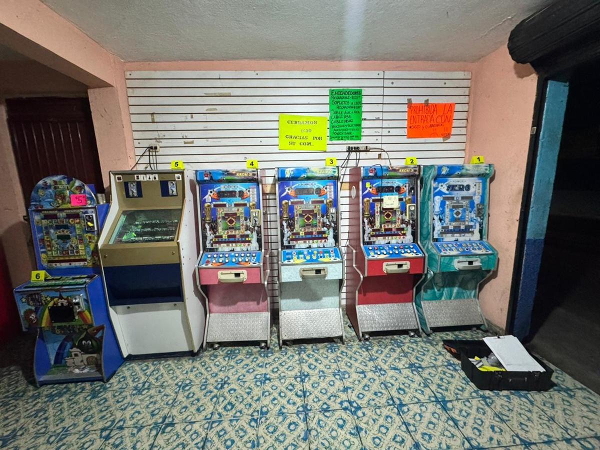 Ejecuta FGE 15 cateos en Uruapan; aseguran 58 máquinas tragamonedas vinculadas a posibles actividades ilícitas-2