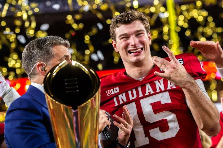 El quarterback Fernando Mendoza prefiere estar con su familia que ir al Draft de la NFL