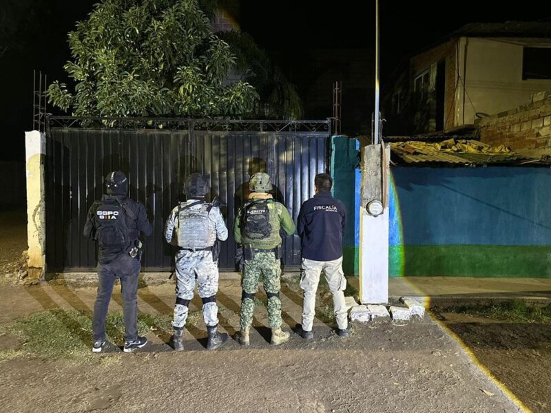 En distintos cateos aseguran metanfetamina y otros indicios de delito en Lagunillas
