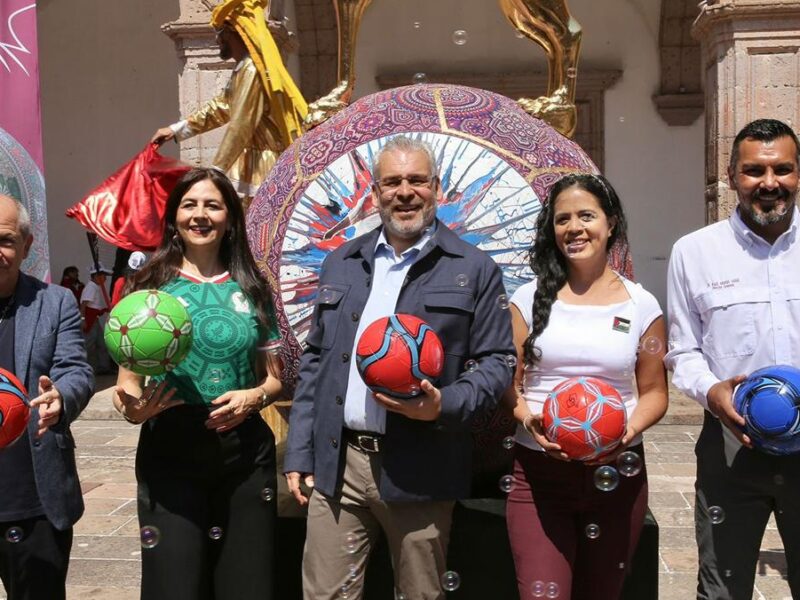 Exposición de César Menchaca llega al palacio Clavijero de Morelia 3