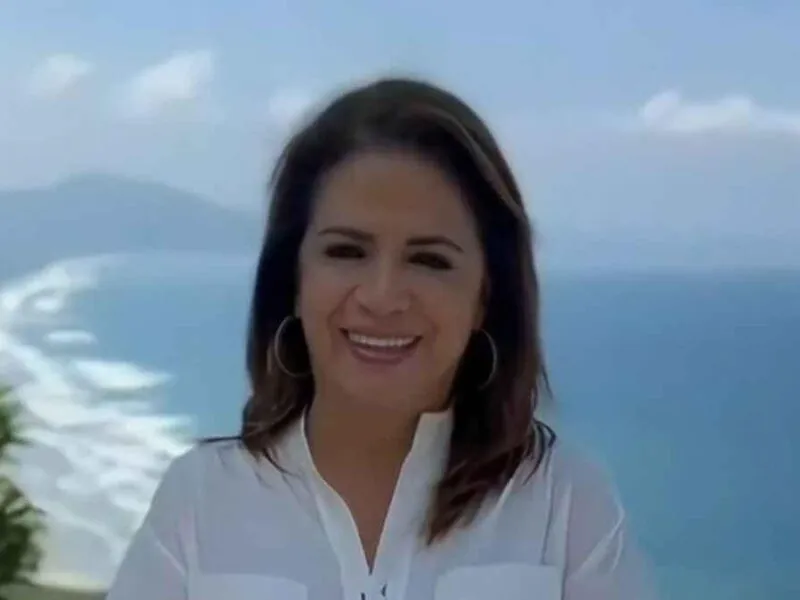 Fabiola Alanís invita a descubrir la costa de Michoacán: playas limpias y gastronomía que atrae visitantes