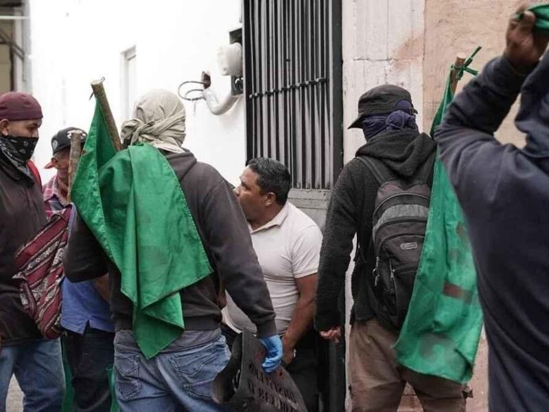 FNLS denuncia policía infiltrado en marcha de Morelia 3