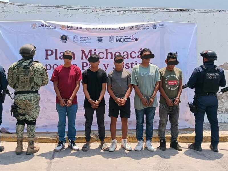 Guardia Civil detiene a cinco en posesión de presuntas sustancias ilícitas
