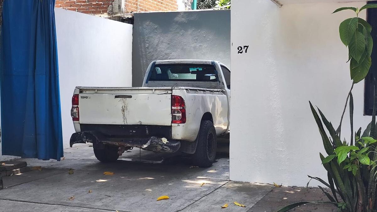 Hallan hombre muerto en motel de Lázaro Cárdenas, Michoacán