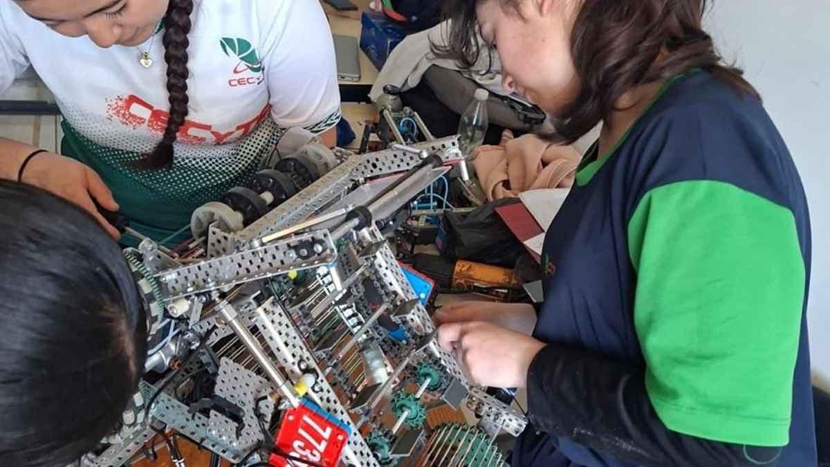 Jóvenes de Michoacán representarán a México en mundial de robótica 2026 en EUA-2