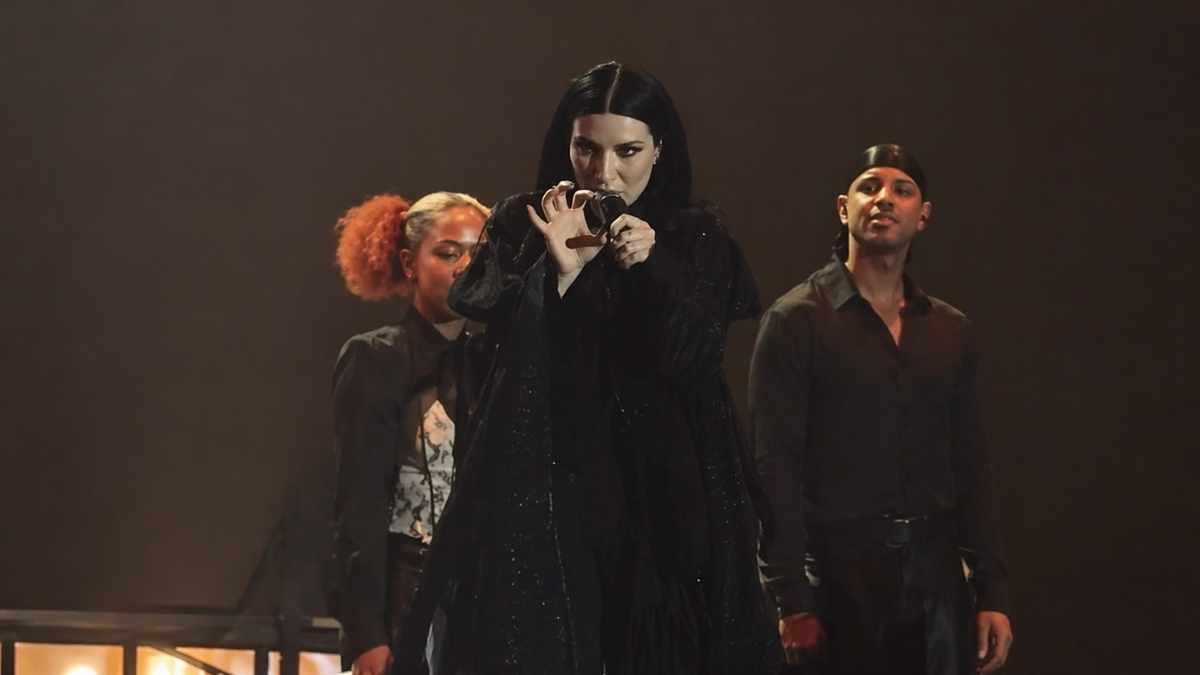 Laura Pausini se disculpa tras polémica con fans en Lima, Perú