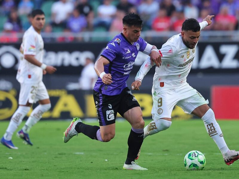 Mazatlán cierra su era de local con triunfo ante Toluca