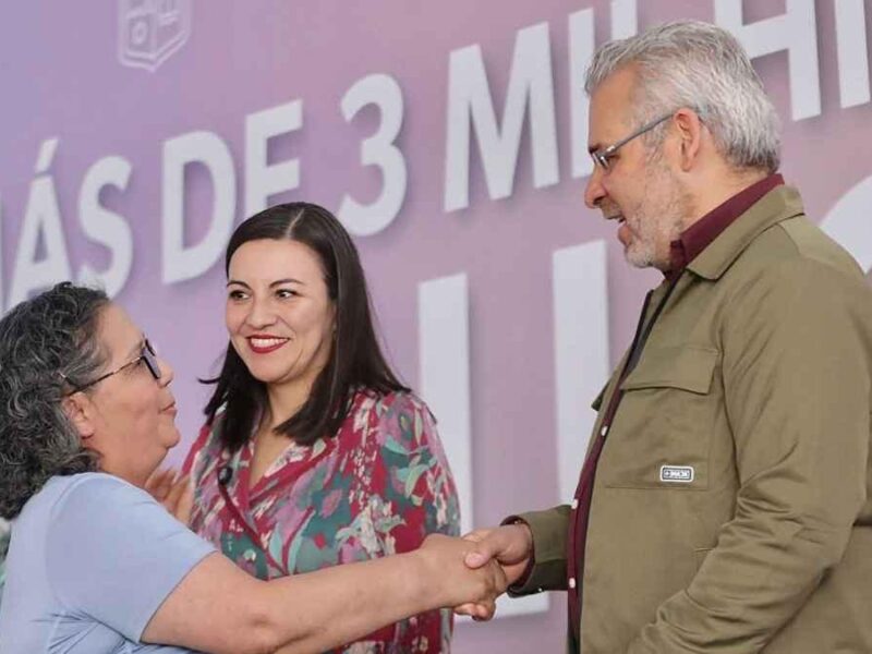 Michoacán elimina lista de espera para tratamientos contra el cáncer con nuevo equipamiento médico: Bedolla