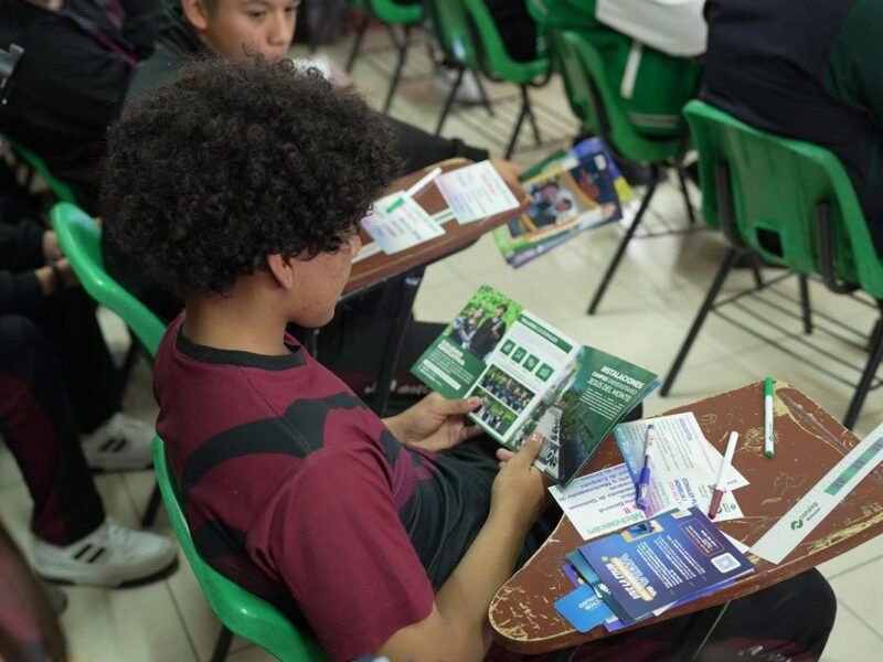 Michoacán garantizará acceso al bachillerato sin examen de admisión