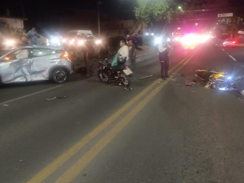 Motociclista pierde la vida al impactar contra un vehículo al sur de Morelia