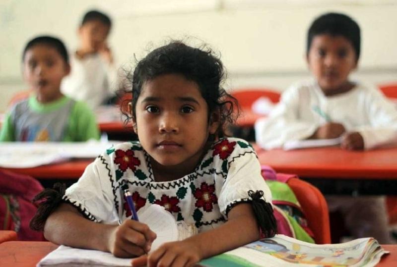 Niñas y niños indígenas enfrentan rezago educativo y falta de acceso a la salud en México