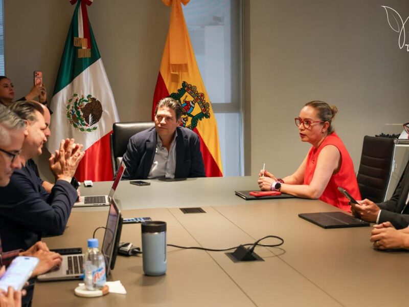 Ofrece Alfonso Martínez ruta a Yarabí Ávila para saldar históricos adeudos de UMSNH