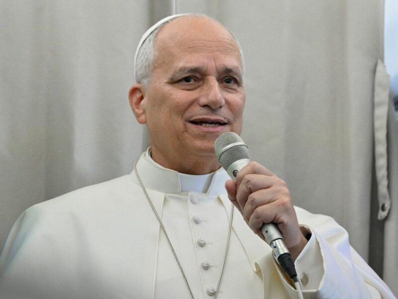 Papa León XIV descarta debatir con Trump, pero seguirá con sus mensajes de paz
