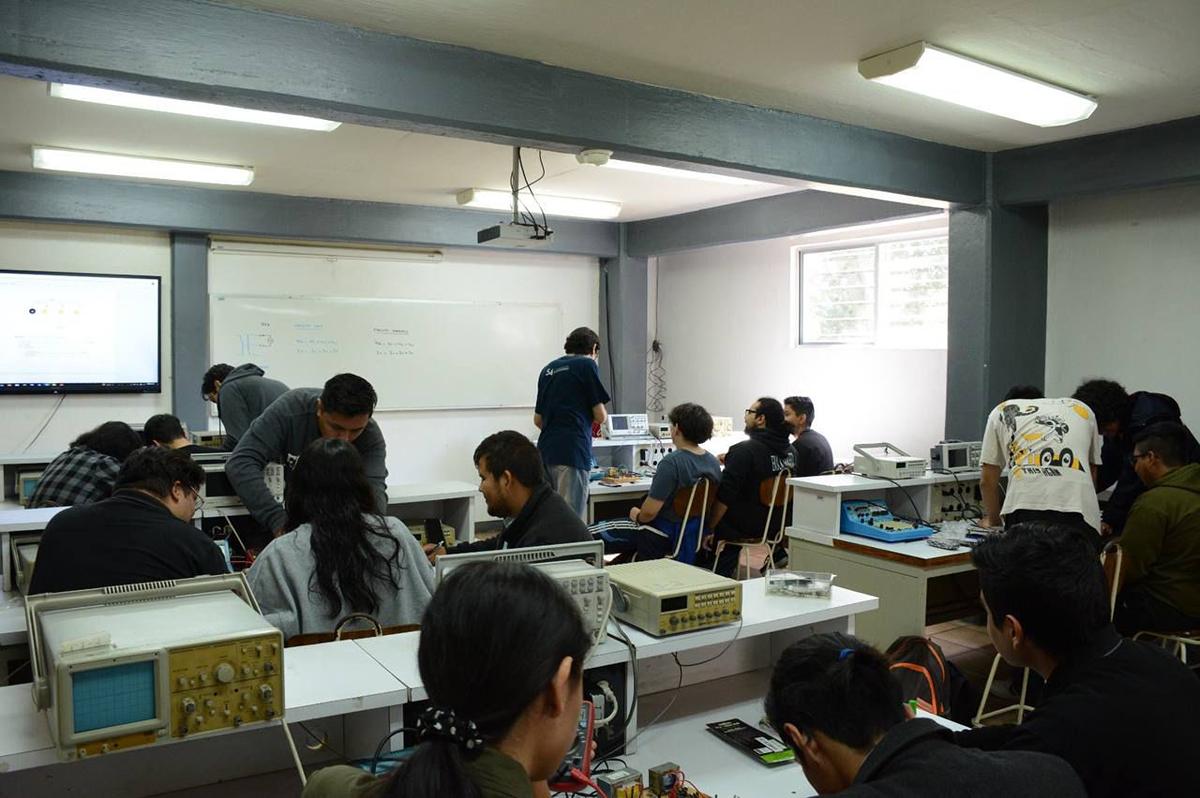 Pertinencia y calidad educativa sellos de la Licenciatura en Ingeniería Electrónica de la UMSNH-3