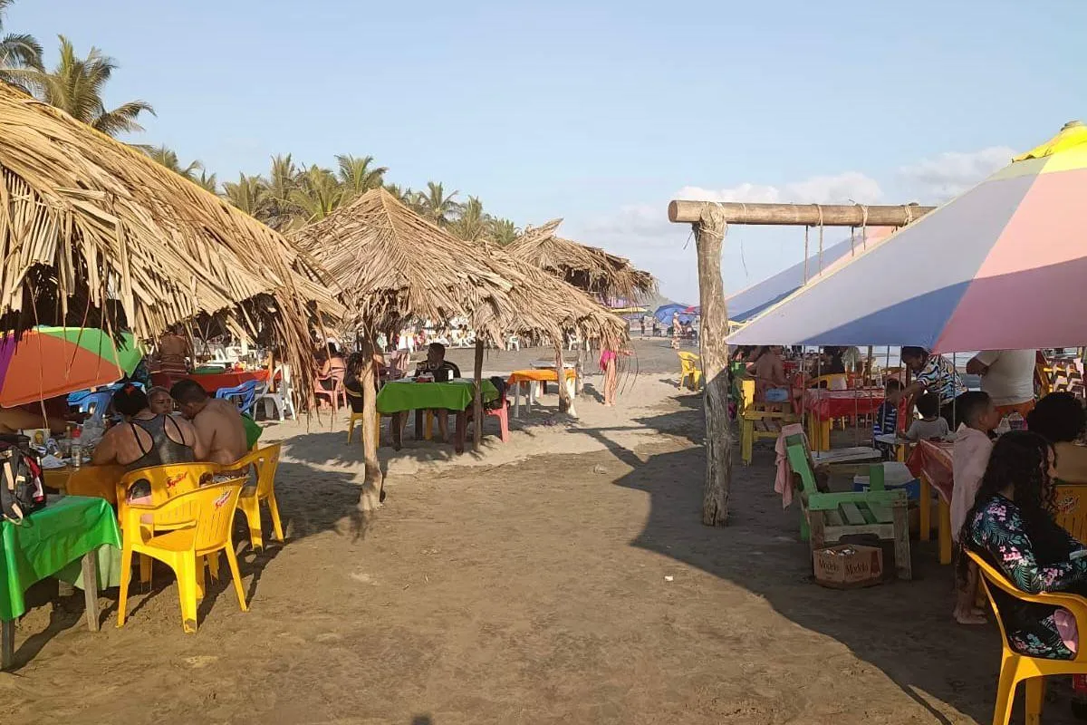 Playas y naturaleza conquistan a turistas este Sábado de Gloria en Michoacán-2