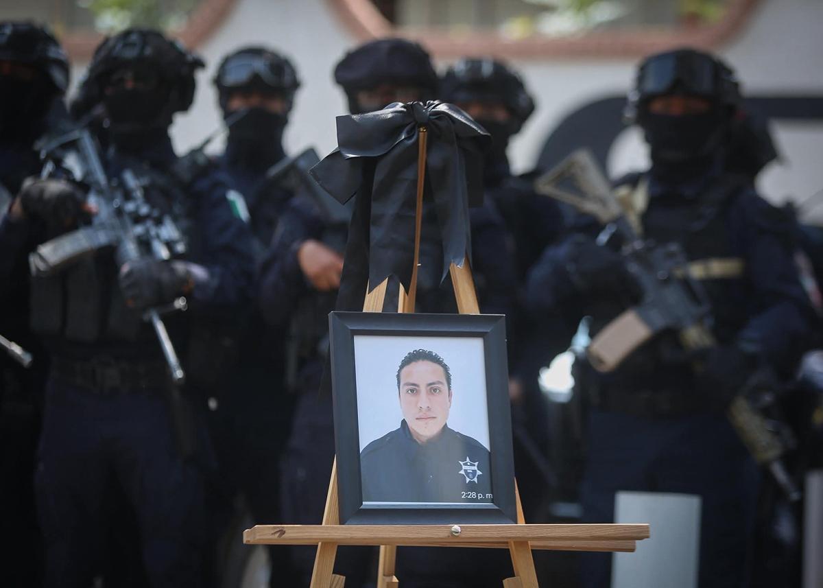 Rinden homenaje a elemento caído durante un operativo en Uruapan