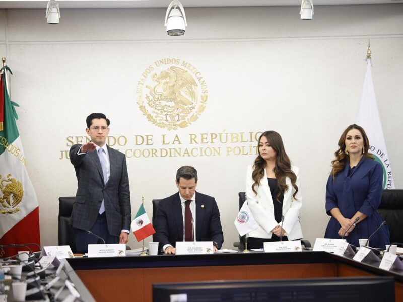 Roberto Velasco es ratificado como canciller tras comparecer ante el Senado