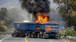 Tractocamión se incendia y bloquea la Pátzcuaro – Cuitzeo a la altura de Capula