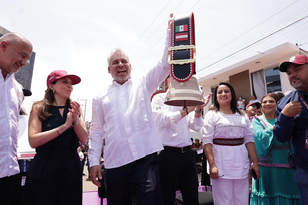 Uruapan vuela alto; inaugura Bedolla el primer teleférico de Michoacán-2