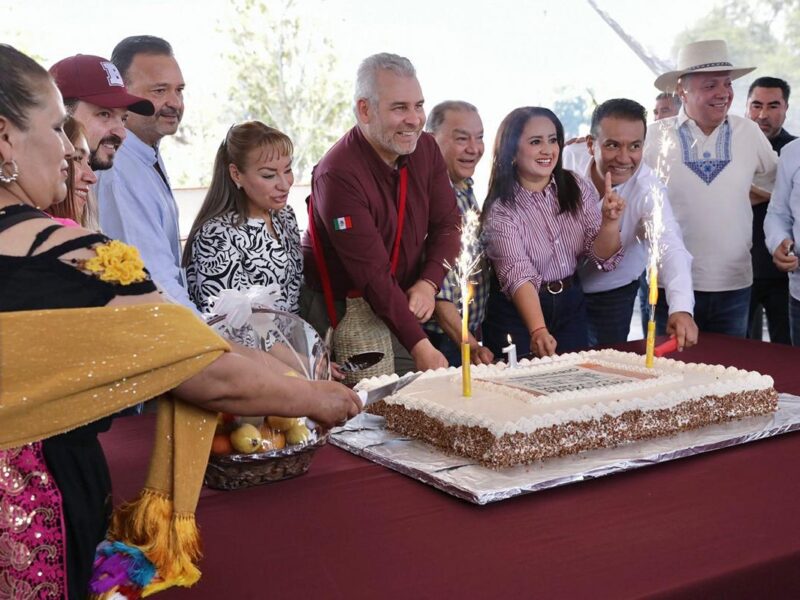 A un año de su apertura, mercado de Pátzcuaro es pilar turístico y comercial de la región: Bedolla