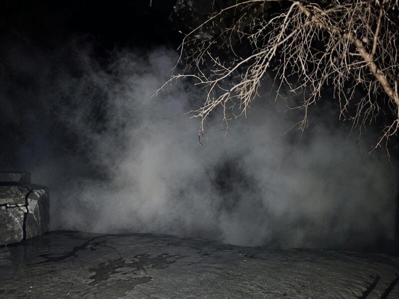Agua hirviendo que emanó del suelo causa zozobra entre los vecinos de Ixtlán, Michoacán