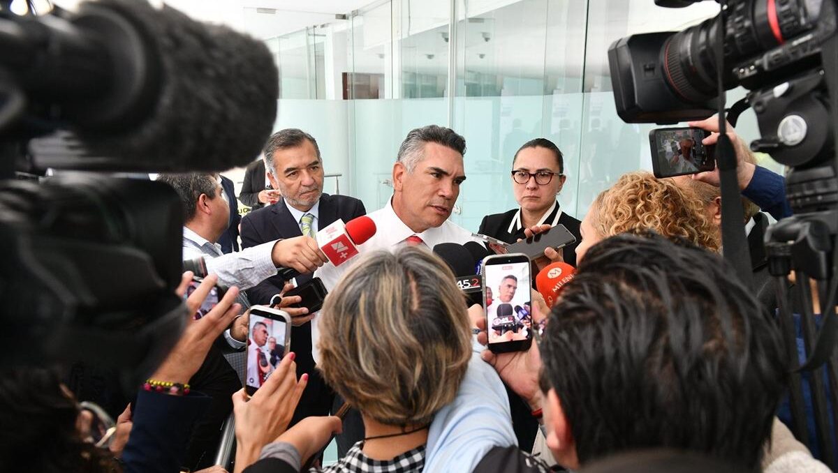 Alito Moreno dirigente del PRI defiende a Maru Campos en Chihuahua