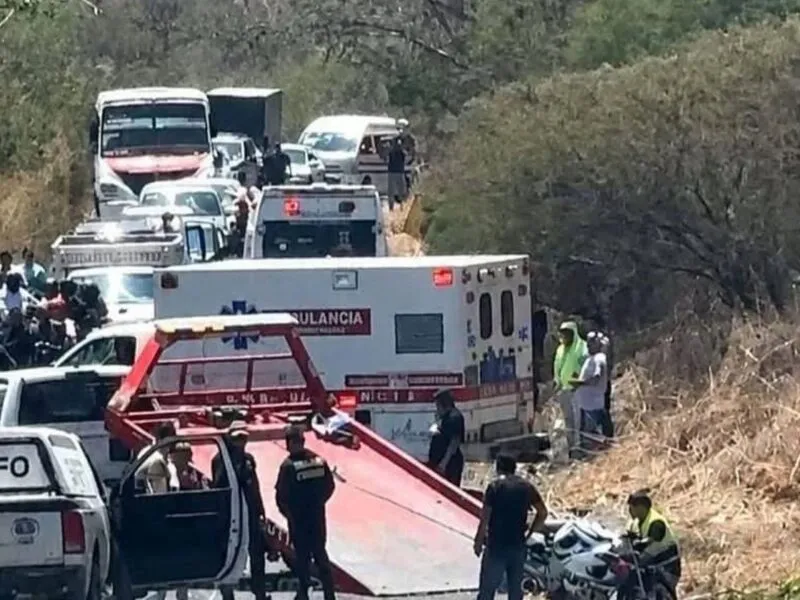 Aparatoso accidente deja sin vida a un motociclista en la Carranza-Pajacuarán