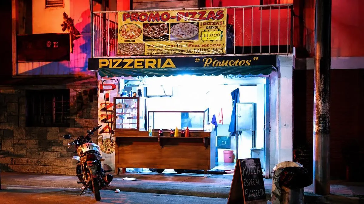 Asesinan a hombre en pizzería de la colonia 28 de Octubre, en Uruapan