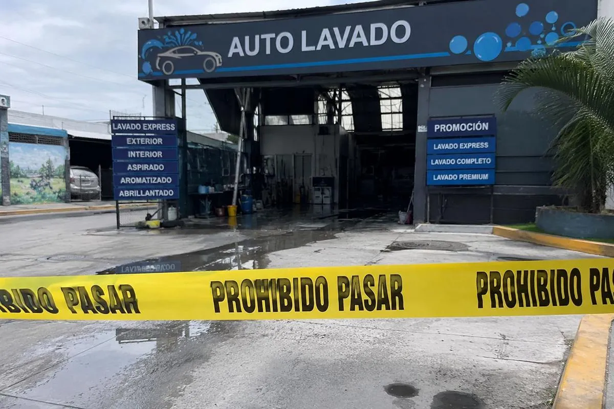 Atacan a balazos a un hombre al interior de un autolavado en Uruapan