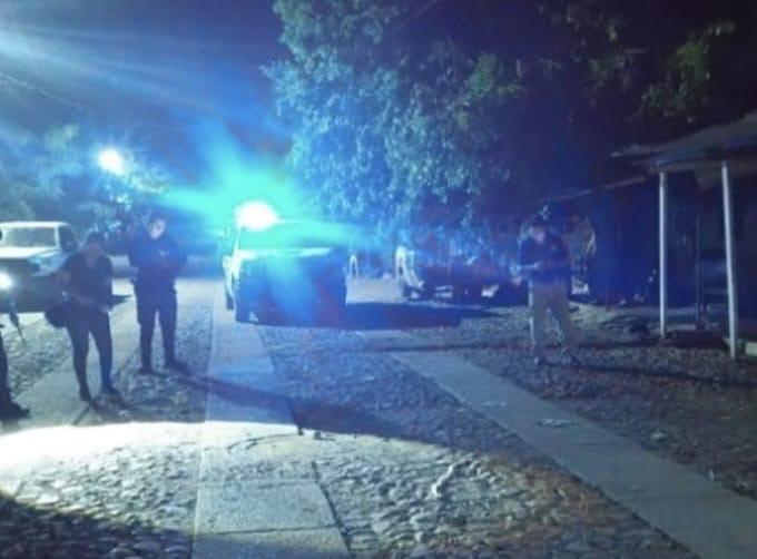 Atacan a balazos a un joven en Apatzingán y pierde la vida