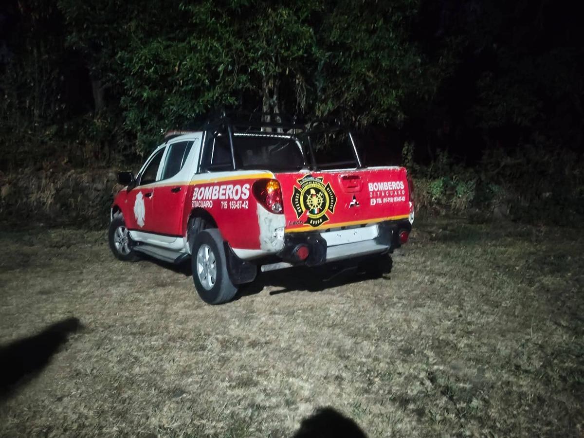 Avientan a ocho perros a un pozo en Zitácuaro; animalistas exigen castigo ejemplar