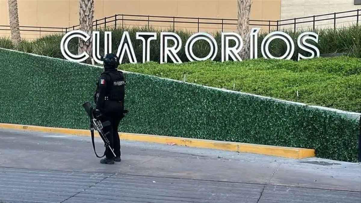 Balacera deja tres muertos y una herida en Plaza Cuatro Ríos en Culiacán