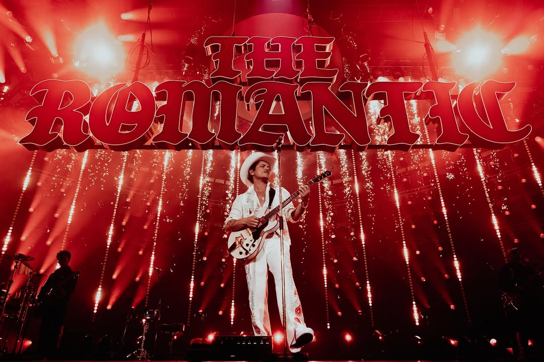 Bruno Mars estrena “Lo Arriesgo Todo”, la versión en español de Risk It All, y se vuelve viral