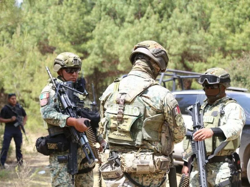 Captura de 5 presuntos integrantes del CJNG desató narcobloqueos y quema de vehículos en Zitácuaro