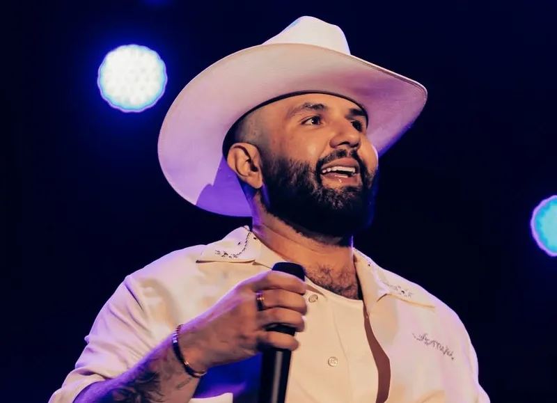 Carín León habla de sus planes de boda con Meylin Zúñiga y confiesa nervios por su show en la Sphere