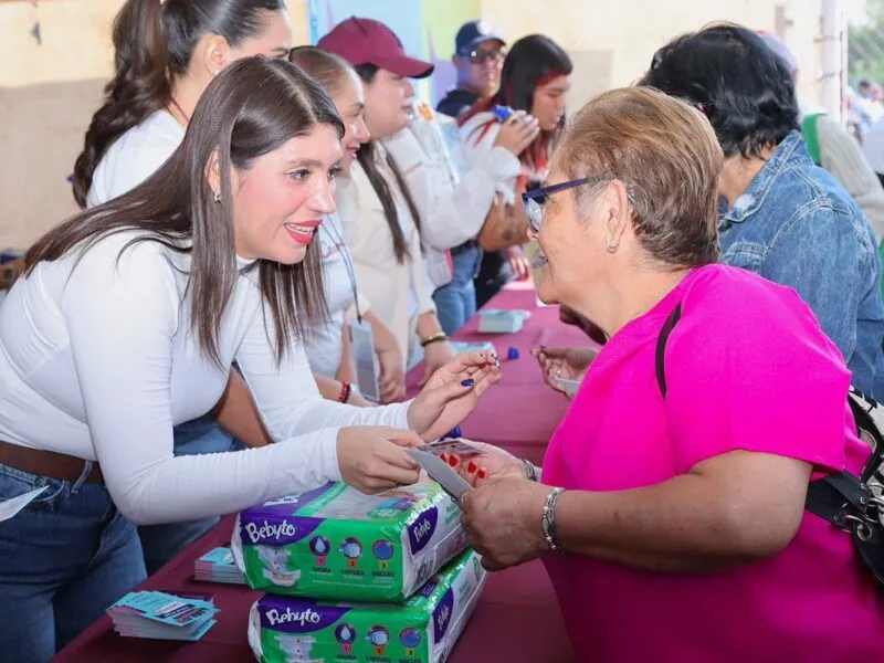 Charo Caravana Jalo por las Mamás pañales