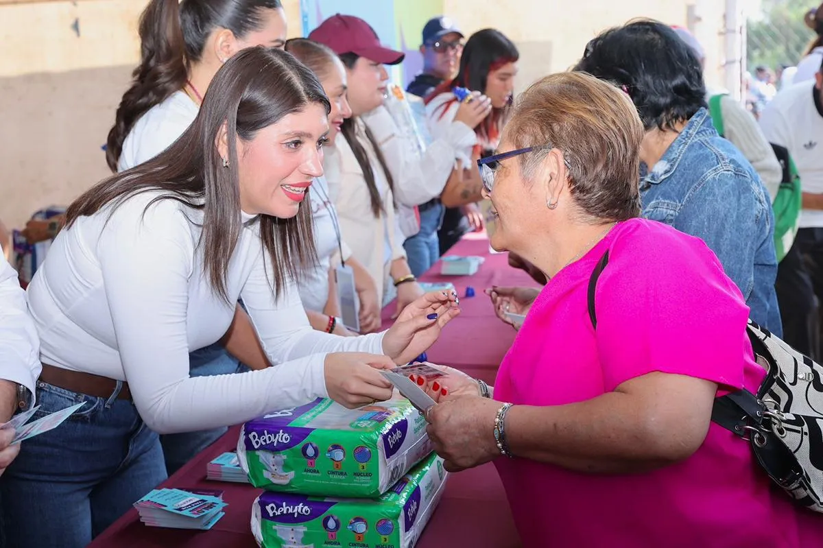 Charo Caravana Jalo por las Mamás pañales