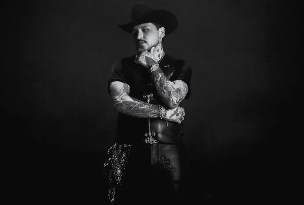Christian Nodal impacta con tercera publicación de El Forajido y misterioso contador en Instagram