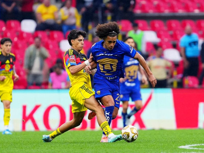 Con dos penales América rescata empate ante Pumas