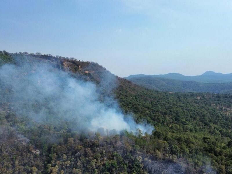 Controlado en su totalidad el incendio en el cerro del Estribo, en Pátzcuaro