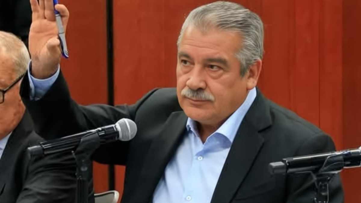 Cuestiona Morón que a 6 meses FGE no tenga el celular de Manzo