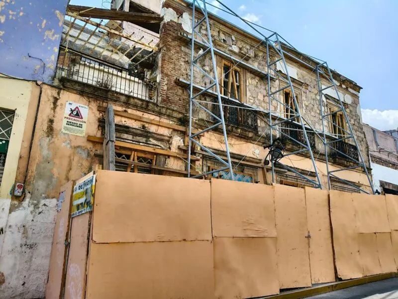 Decenas de inmuebles con riesgo de derrumbe en el Centro de Morelia