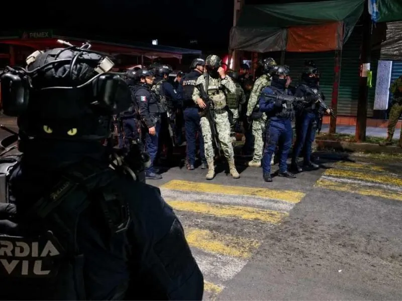 Despliegan fuerzas federales por balaceras y quema de vehículos en Queréndaro