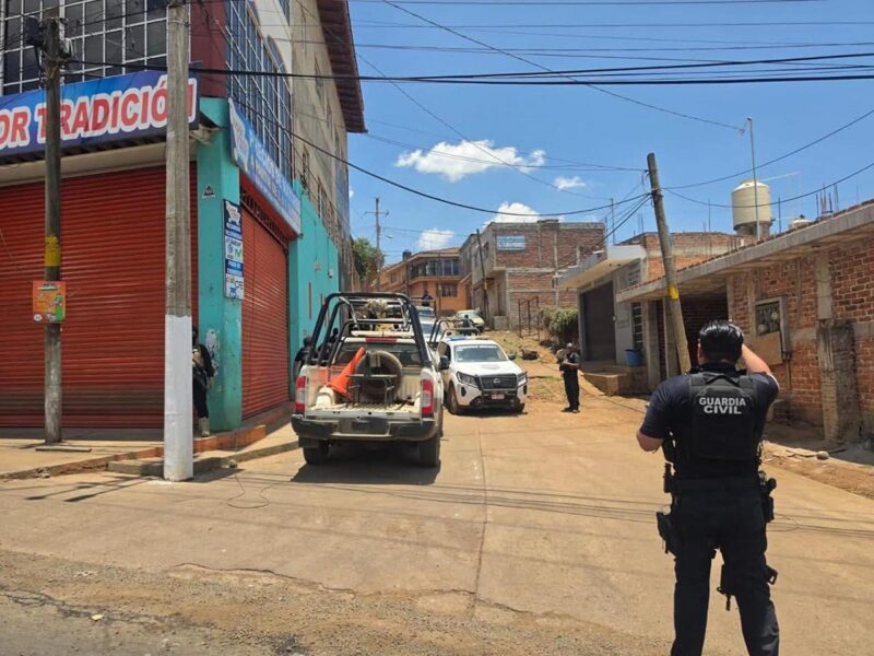 Detienen a dos en Tangamandapio y aseguran armas y vehículos
