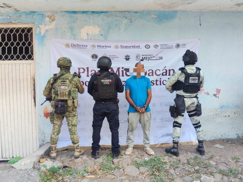 Detienen a tres y recuperan vehículos con reporte de robo en distintos municipios de Michoacán